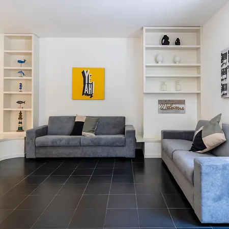 Sea View Flat W/ Balconies Near The Beach! *