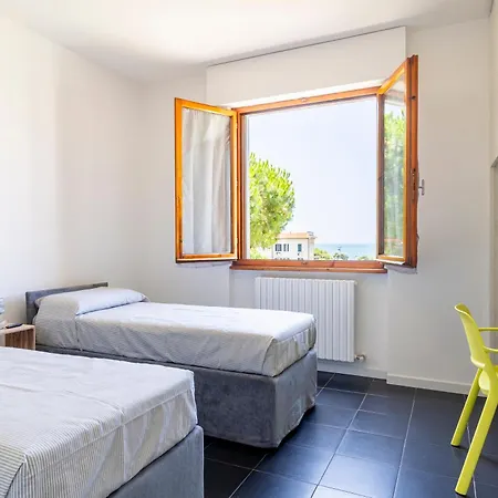 Guesthost - Sea View Flat With Balconies Near The Livorno