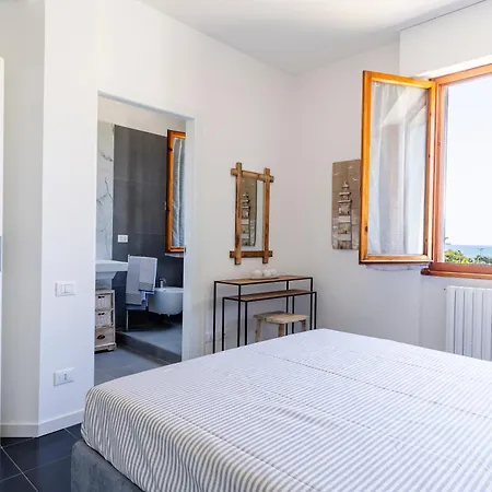 Sea View Flat W/ Balconies Near The Beach! Apartment