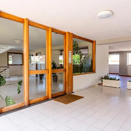 Apartment Sea View Flat W/ Balconies Near The Beach! *
