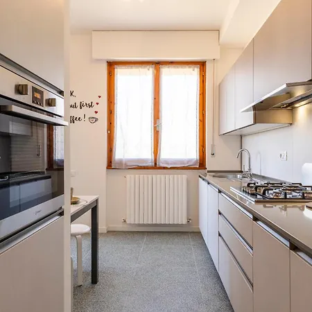 Sea View Flat W/ Balconies Near The Beach! Apartment *
