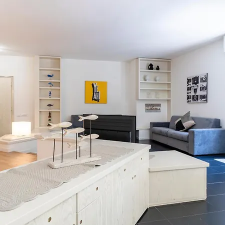 Apartment Sea View Flat W/ Balconies Near The Beach! *