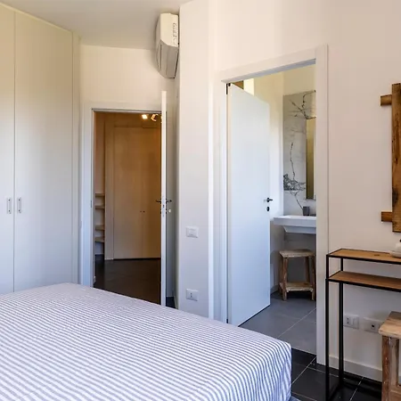 Sea View Flat W/ Balconies Near The Beach! Apartment Livorno